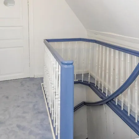 1 Bedroom In Apartment