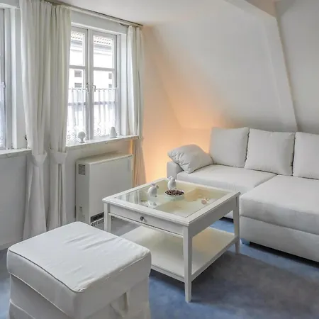 1 Bedroom In Apartment